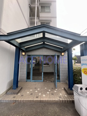 【エントランス】 | ヴィラスリースター鶴浜