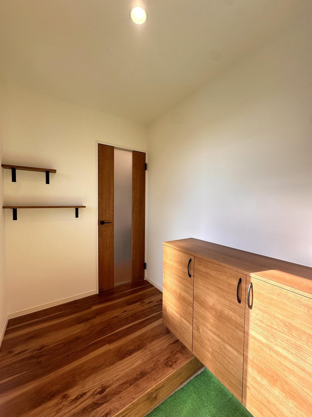 宇都宮市宮の内1丁目　新築戸建2-4の玄関