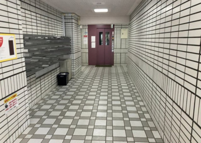 【ロビー】 | シャトレー町田ガーデン | ラウンジは、マンションの共用スペースに椅子やテーブルなどを配置した利用者が寛げる空間です。屋内型ラウンジと屋外型ラウンジがあります。共用部分の管理状況と合わせて、詳細については現地でご確認ください。