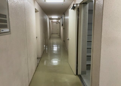 【その他共用部分】 | シャトレー町田ガーデン | 共用部分は、一棟の建物に住む区分所有者全員が共同で所有するとし、共用部分の管理、補修などは、区分所有者で形成される管理組合が行います。個人の判断で勝手に変更することはできませんので覚えておきましょう。