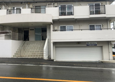 【外観】 | シャトレー町田ガーデン | 隣家の土地はどうなっているのか、生活利便施設が近くにあるのか、学校まで近いかなど、お客様のライフスタイルにあわせたイメージが重要です。また、近くにあると困る施設が近くにないかも確認するといいでしょう。