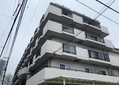 【構造・工法・仕様】 | シャトレー町田ガーデン | ＳＲＣ造は強度や耐震性の面でもRC造と比べて優れています。そのため、10階建以上の高層または超高層マンションなどの建築にも多く採用されています。柱や梁などのサイズが小さくても高い耐震性を確保できます。