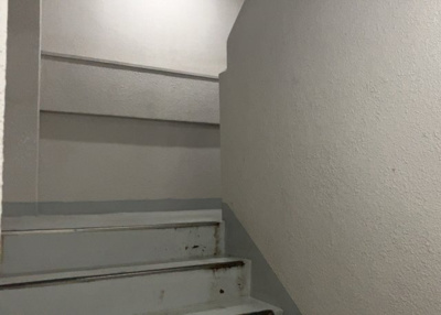 【内装】 | シャトレー町田ガーデン | 共有部分は、住民なら誰もが使える設備のこと。例えば駐車場やエレベーター、インターネット設備、セキュリティ設備などがあります。他にも、マンションの廊下・外部階段やエントランス・ゴミ置き場などがあります。