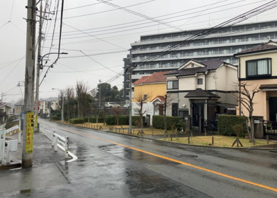 【展望】 | シャトレー町田ガーデン | 景色重視でお家選ぶをするとスーパーが遠い！学校が遠い！など生活をするうえで利便性で困ることもあります。まず一度現地を見学する際に、周辺の施設などがあるかを確認し、暮らし始めた後のことを想像しましょう。