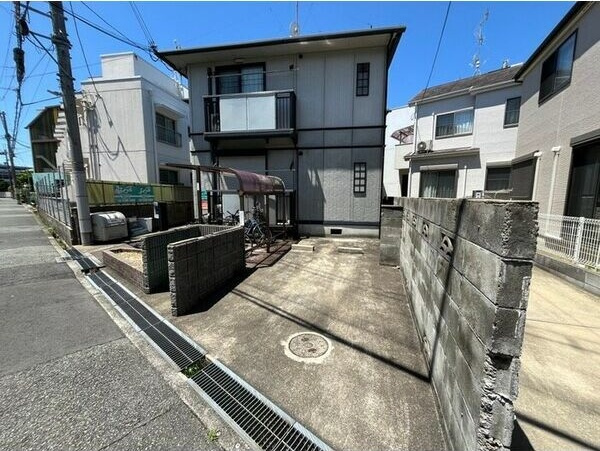 メルベーユの駐車場