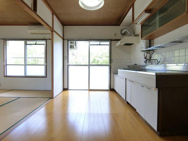 金剛第三住宅222棟の居間・リビング