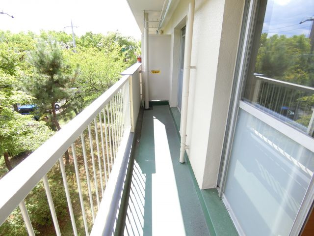 金剛第三住宅222棟のバルコニー