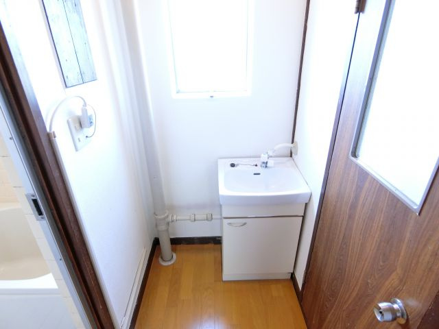 金剛第三住宅222棟の洗面所