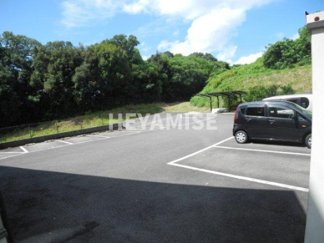 グリーンコート長与Ⅱの駐車場