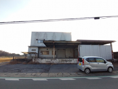 【外観】 | 伊奈町小室　売地（現況倉庫有り）