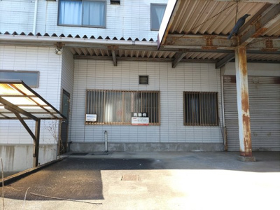 【外観】 | 伊奈町小室　売地（現況倉庫有り）