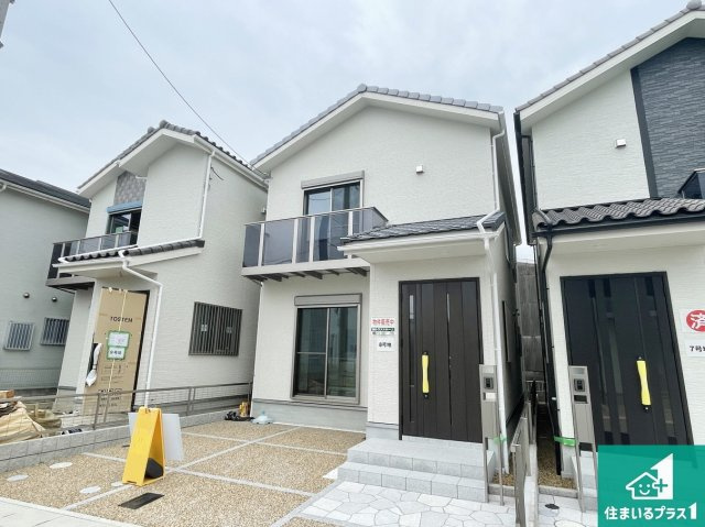 京都市伏見区久我石原町　T4期　新築一戸建ての外観|流行に左右されないシンプルな外観！