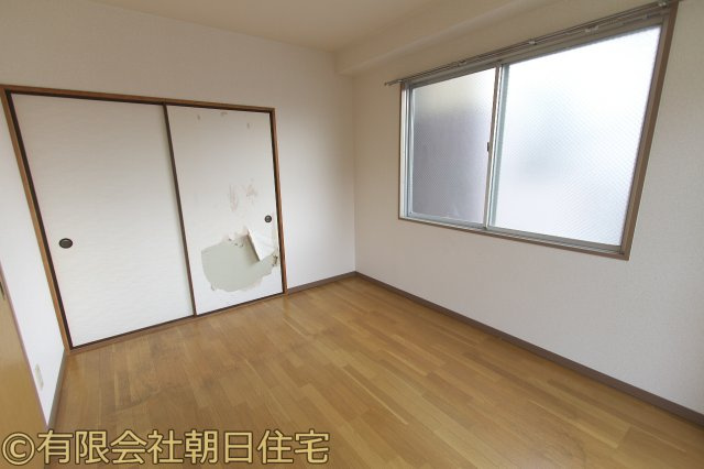 シルティーハイツおかのの洋室