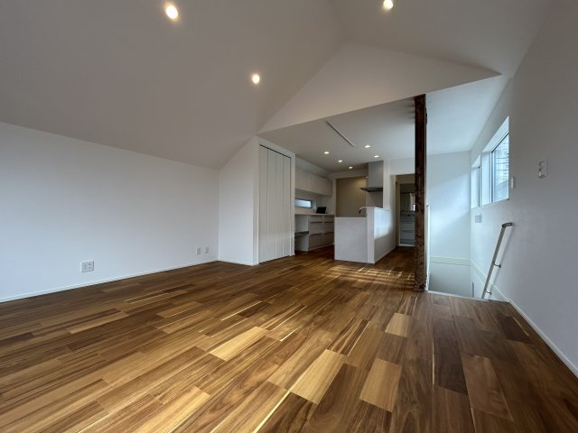 【居間・リビング】の画像