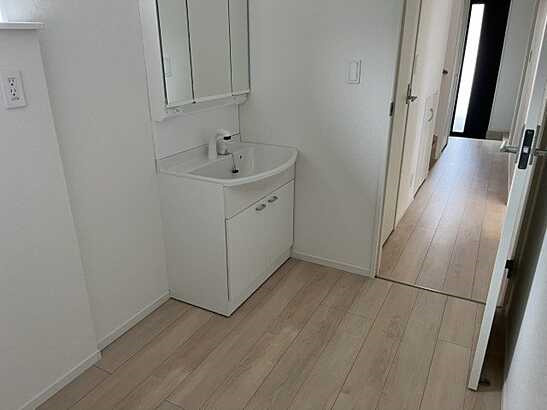 【独立洗面台】