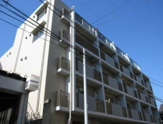 【外観】 | 鉄筋コンクリート造のがっちりとした建物。