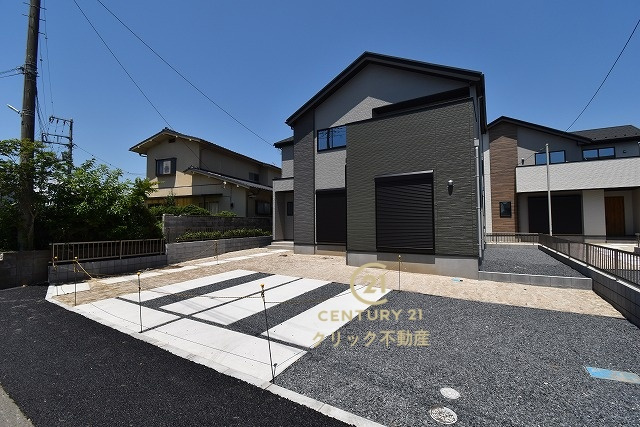 ケイアイフィット　水戸市見川　21期 　2の駐車場|駐車場は十分なスペース。ご家族それぞれが車をご所有の場合や、来客の際も安心です。
内覧可能です。ご予約はHPから、またお電話でもお気軽にどうぞ。