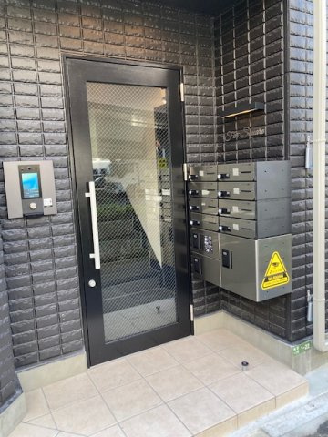 For Square （フォースクエア）のエントランス