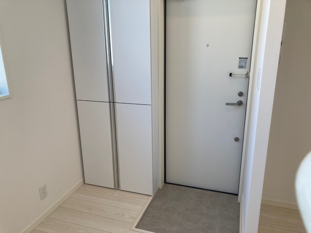 For Square （フォースクエア）の玄関