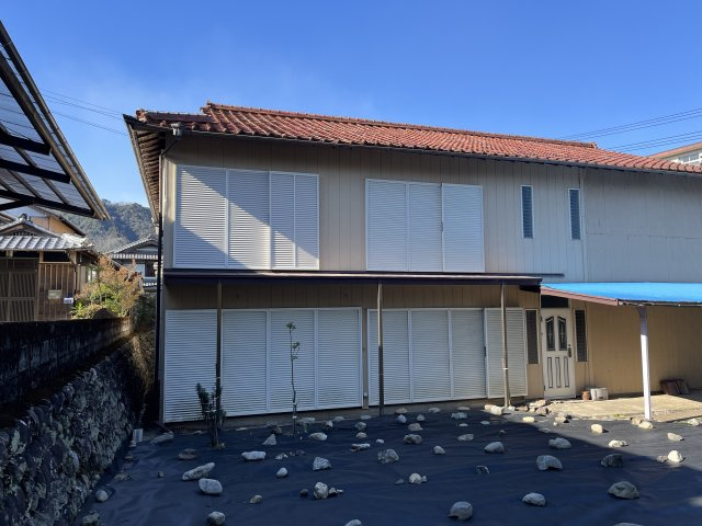 松阪市小片野町 売倉庫の外観