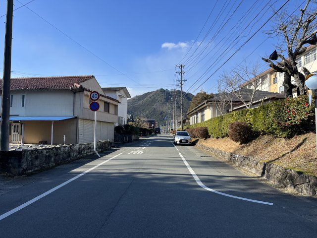松阪市小片野町 売倉庫の周辺