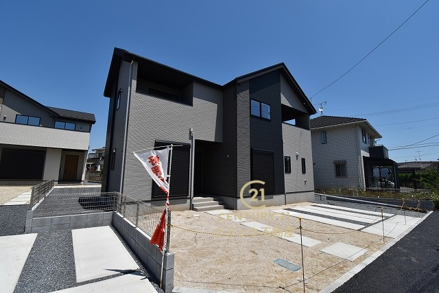 ケイアイフィット　水戸市見川　21期 　3の駐車場|駐車場は十分なスペース。ご家族それぞれが車をご所有の場合や、来客の際も安心です。
内覧可能です。ご予約はHPから、またお電話でもお気軽にどうぞ。