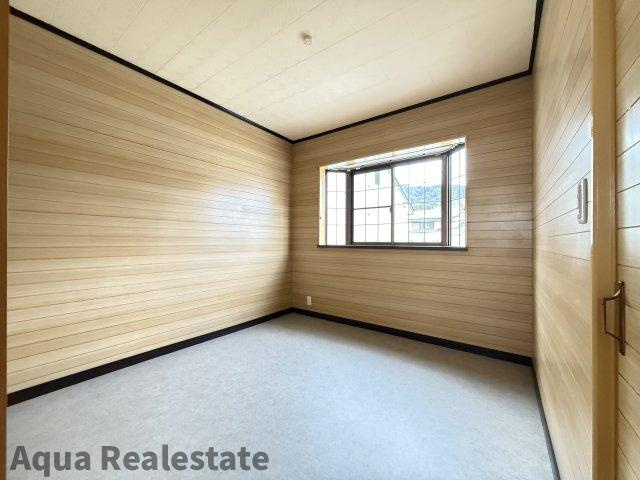 高松市国分寺町福家　リノベ住宅の寝室|ゆとりの広さです