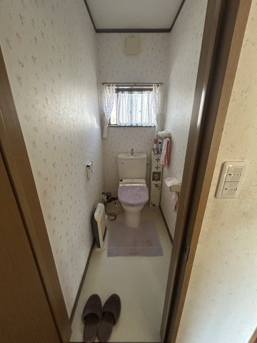 山田町西山 中古一戸建てのトイレ