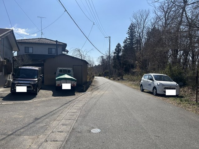 山田町西山 中古一戸建ての前面道路含む現地写真
