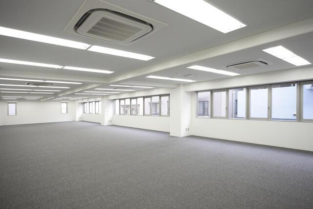 ホンダビルのロビー| 