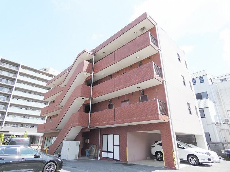 マンション多摩の外観