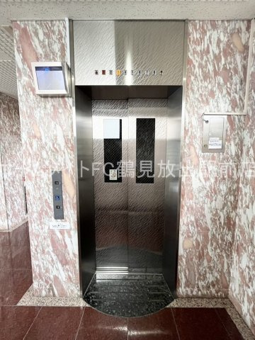 東大阪市川俣１丁目の賃貸マンションのエントランス