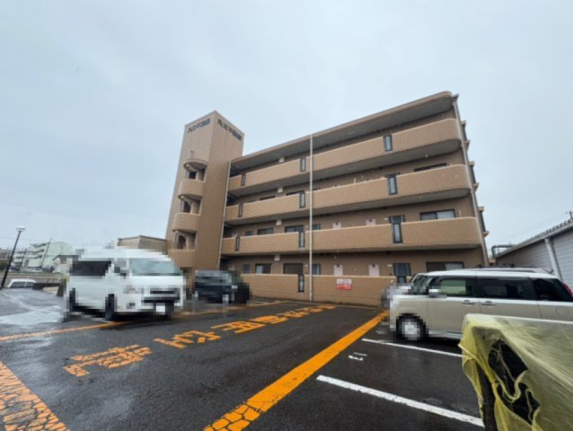 柿本丸太マンションの外観