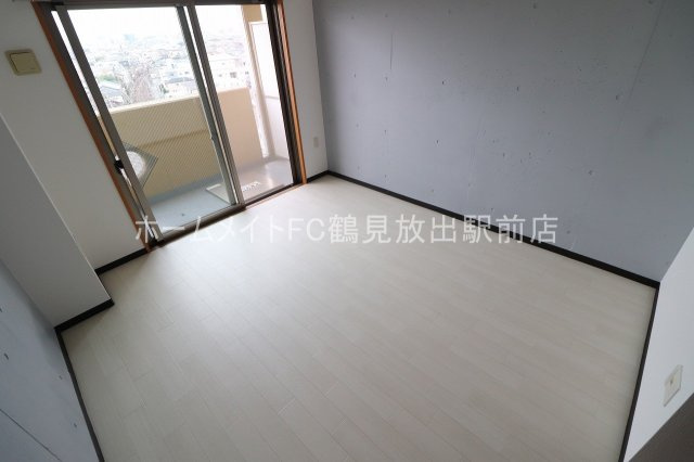 東大阪市稲田本町３丁目の賃貸マンションの洋室