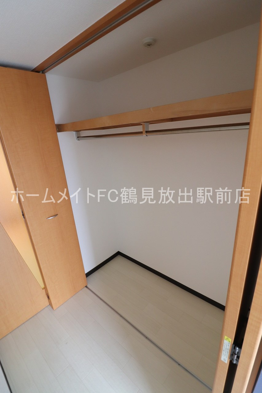 東大阪市稲田本町３丁目の賃貸マンションの収納