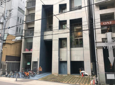 ＨＯＲＩＥ ＬＵＸのエントランス|毎日通るエントランスはこのようになっています