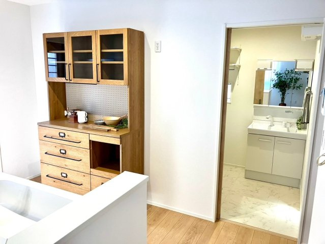 高松市木太町⑬　駐車3台可能　オール電化住宅の洗面所