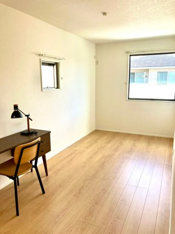 高松市木太町⑬　駐車3台可能　オール電化住宅の洋室