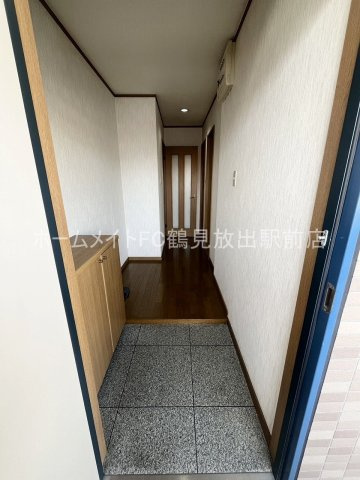 大阪市鶴見区諸口１丁目の賃貸マンションの玄関