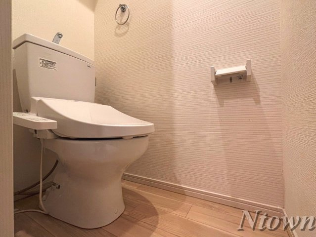 【トイレ】 | Grandtic Castle | 落ち着いた色調のトイレです