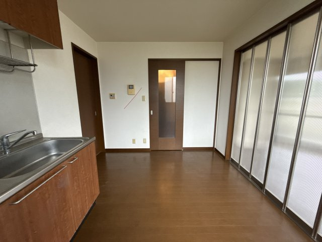 シャーメゾン寿　弐番館の居間・リビング