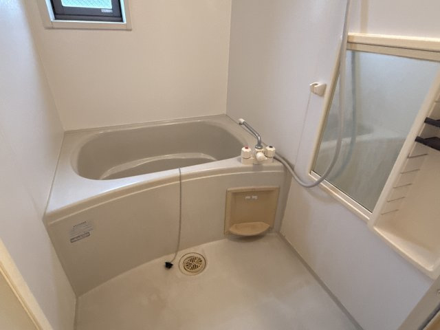 シャーメゾン寿　弐番館の浴室