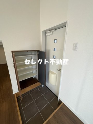 【玄関】 | スリーエス八代 | 明るい玄関です