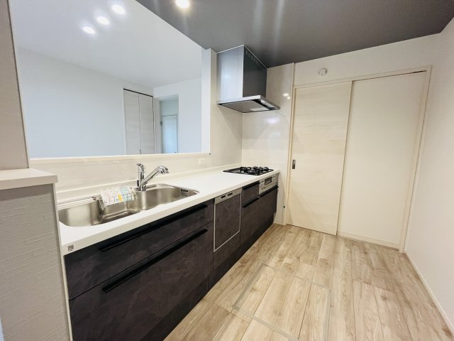 【キッチン】 | 熊谷市上之第8期　ワイウッドコート　新築戸建　全8区画　1号棟