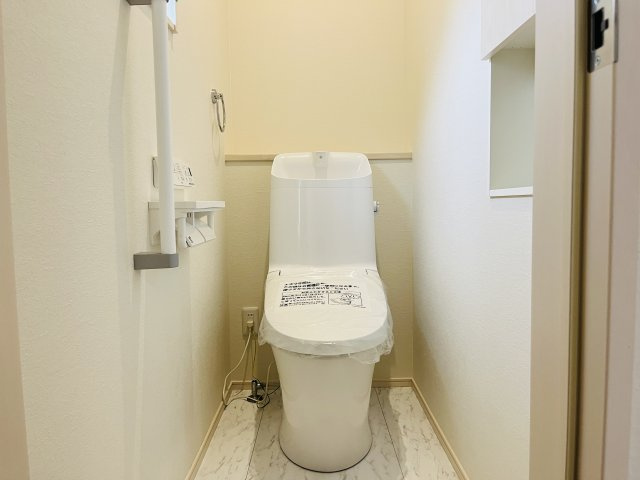 【トイレ】 | 熊谷市上之第8期　ワイウッドコート　新築戸建　全8区画　1号棟