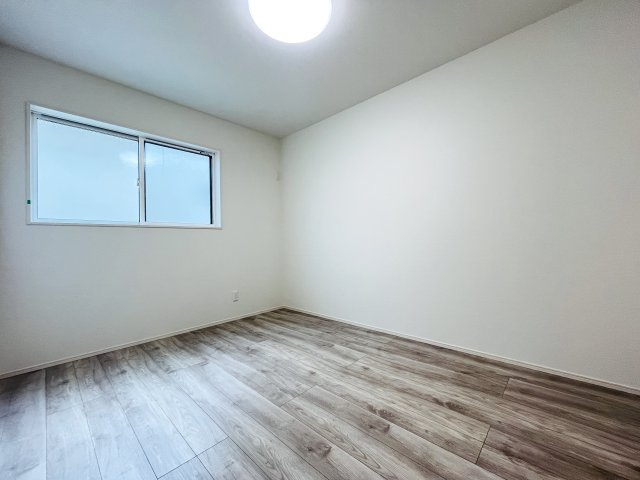 【洋室】 | 熊谷市上之第8期　ワイウッドコート　新築戸建　全8区画　1号棟