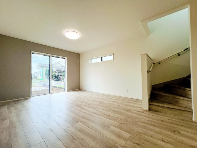 【居間・リビング】 | 熊谷市上之第8期　ワイウッドコート　新築戸建　全8区画　1号棟