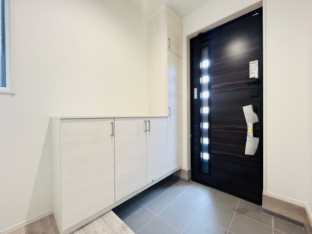 【玄関】 | 熊谷市上之第8期　ワイウッドコート　新築戸建　全8区画　1号棟