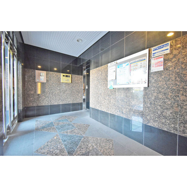 ネスト三吉のエントランス