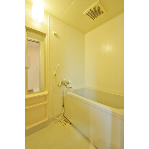 ネスト三吉の浴室